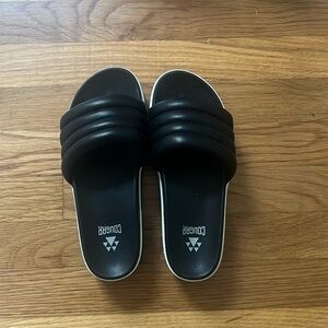 Worn once! very comfortable platform slides!